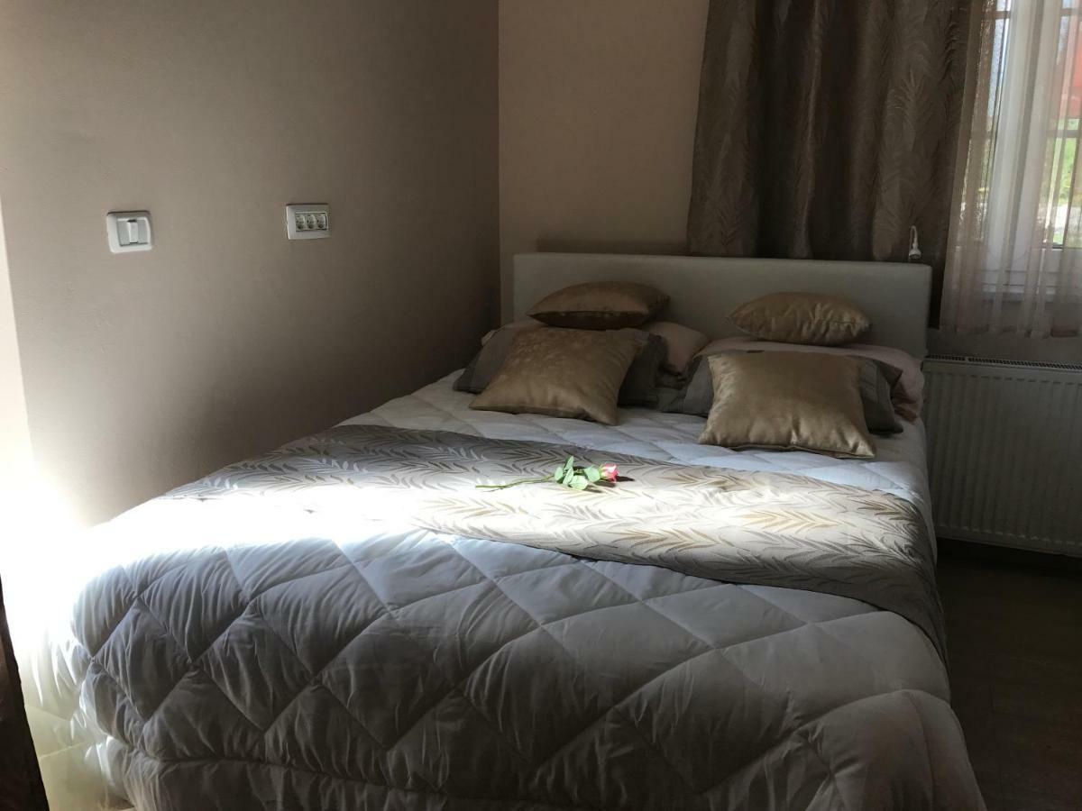 Linden Garden Apartment Postojna Kültér fotó