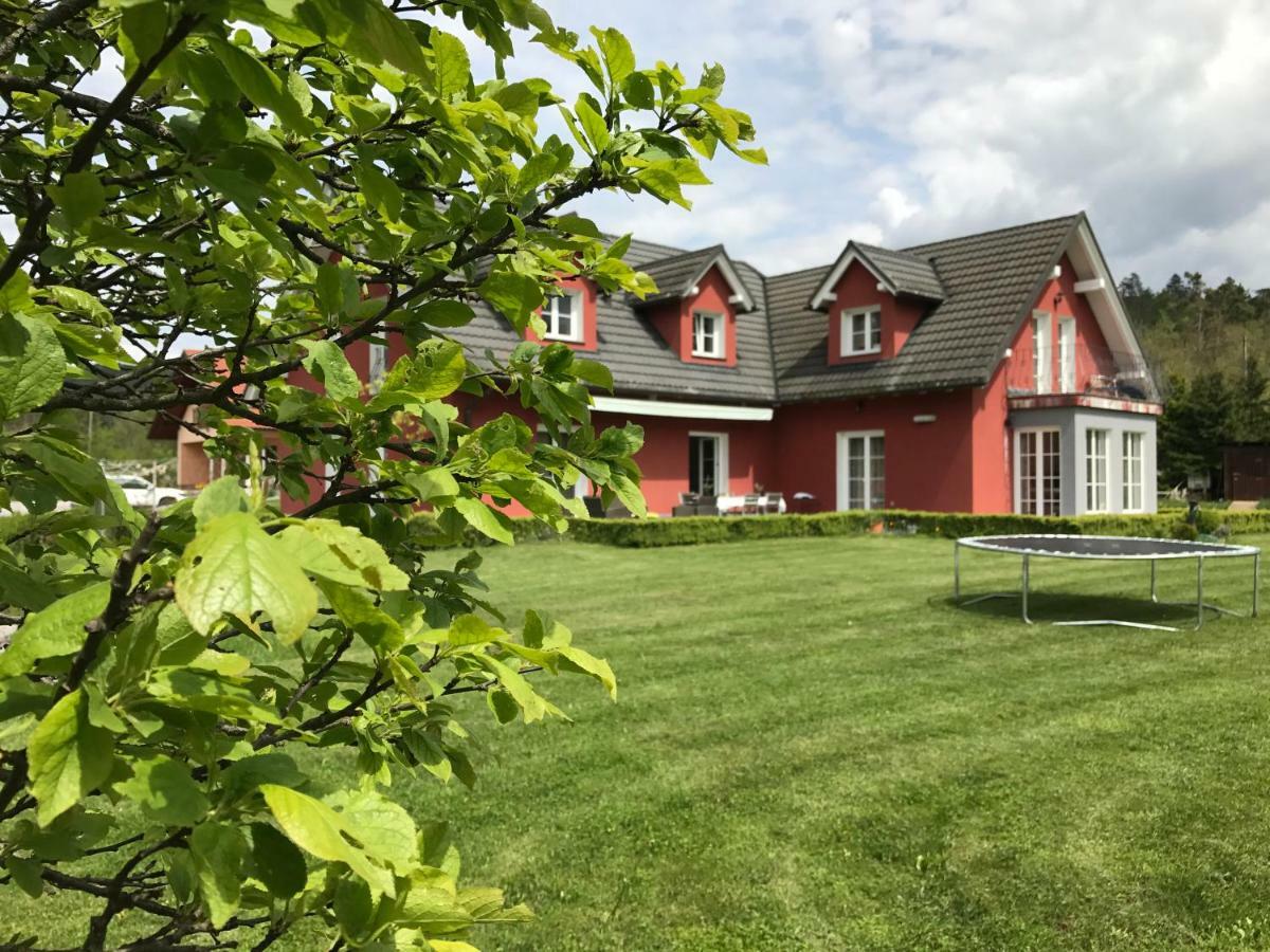 Linden Garden Apartment Postojna Kültér fotó