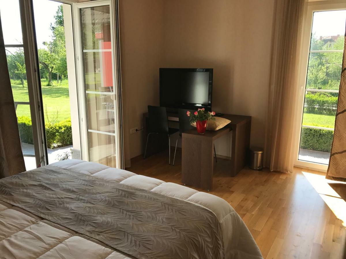 Linden Garden Apartment Postojna Kültér fotó